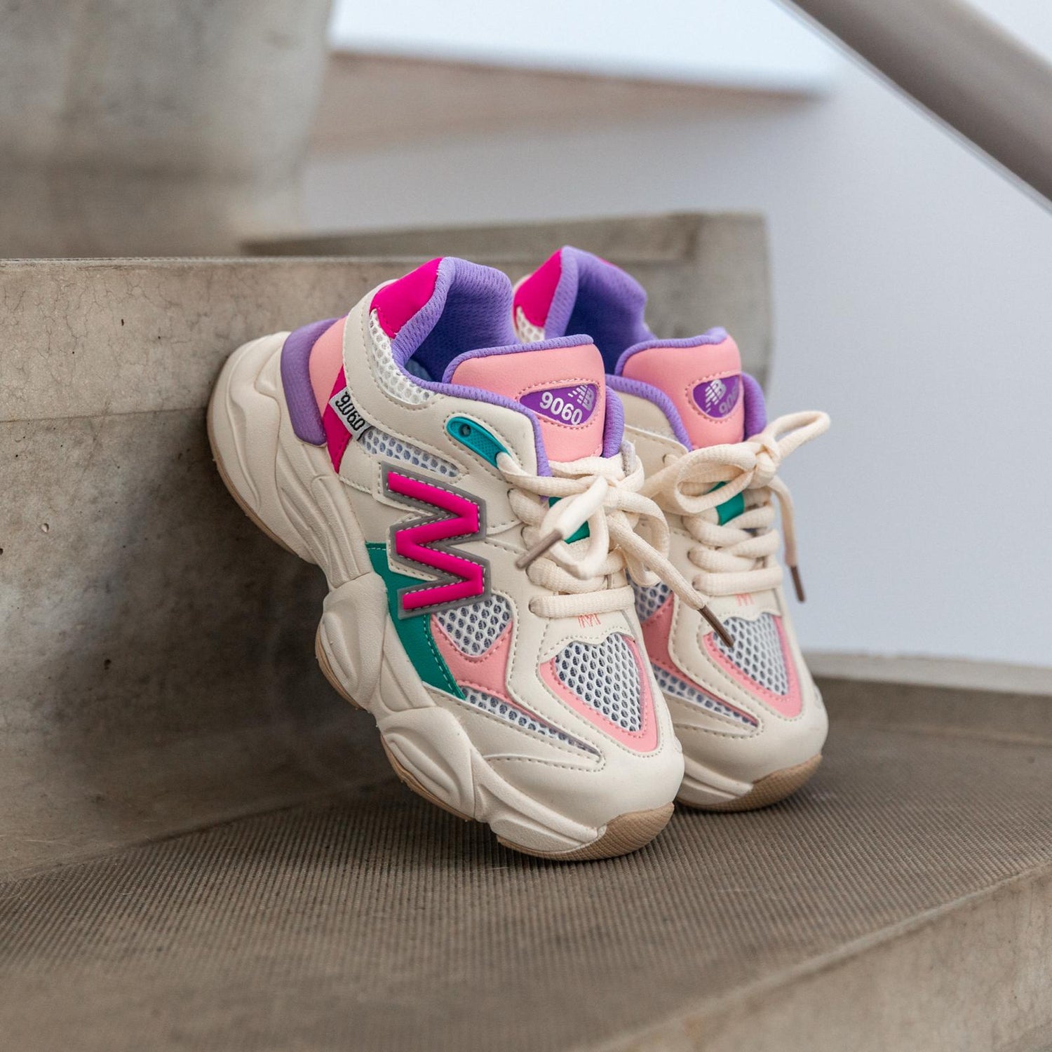 Detail van de LilPataz Styloz wit met roze kinderschoen voor meisjes