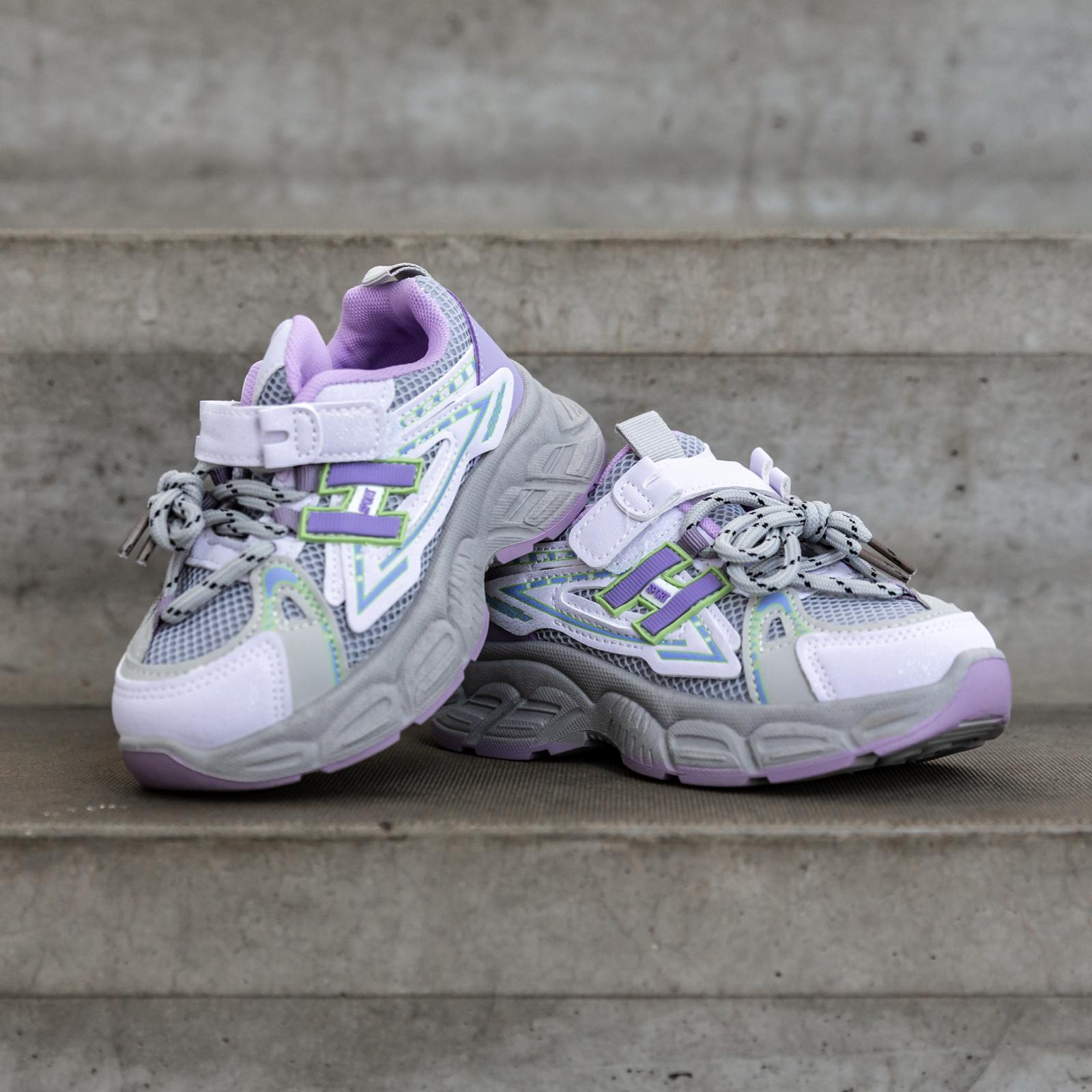 Schuin bovenaanzicht van moderne Splashz Purple sneaker voor meisjes in paars design